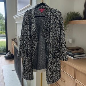 %100 Cashmere Catherine Malandrino Black and White Sweater